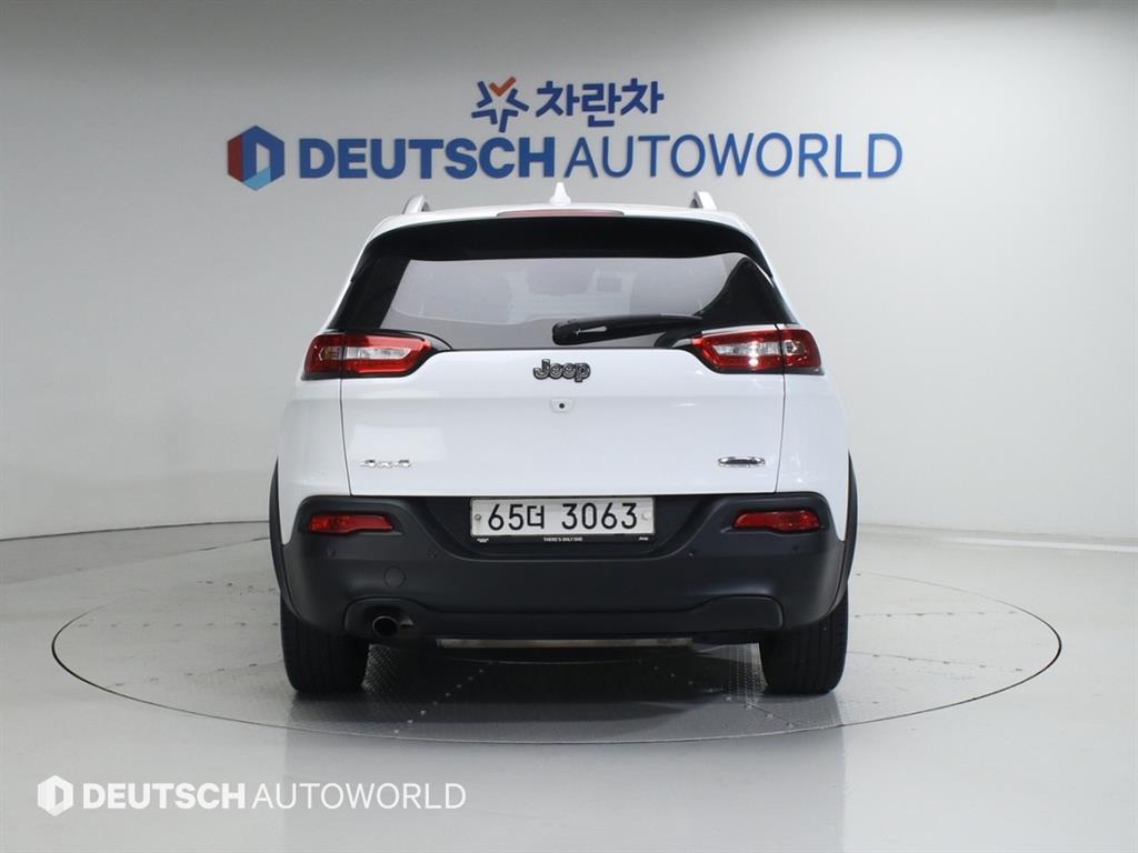 Jeep Cherokee - Vista 4