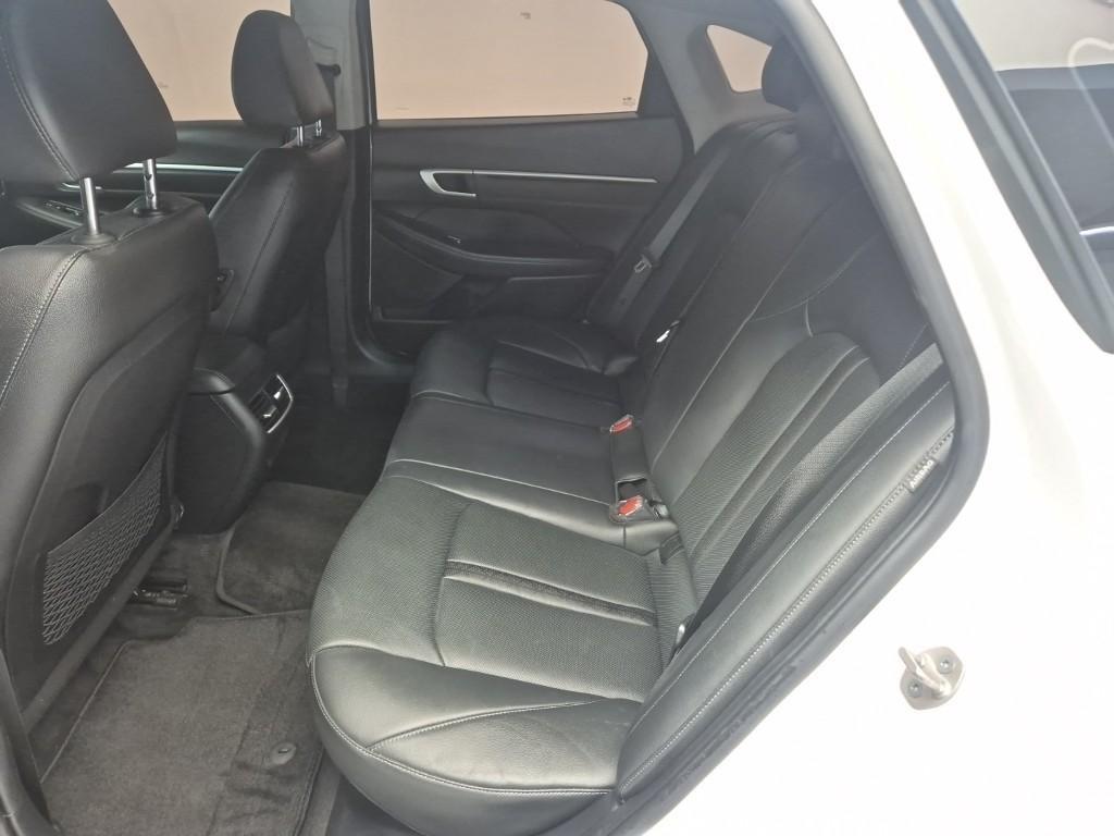 HYUNDAI Sonata - Vista 12