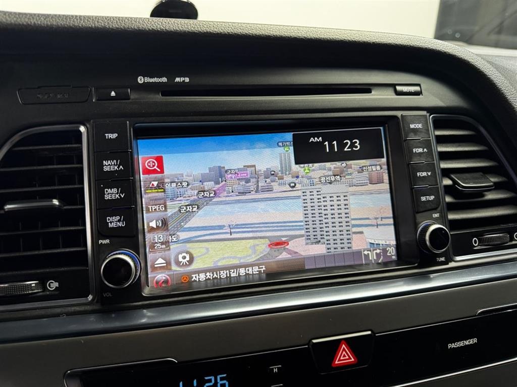 HYUNDAI Sonata - Vista 11