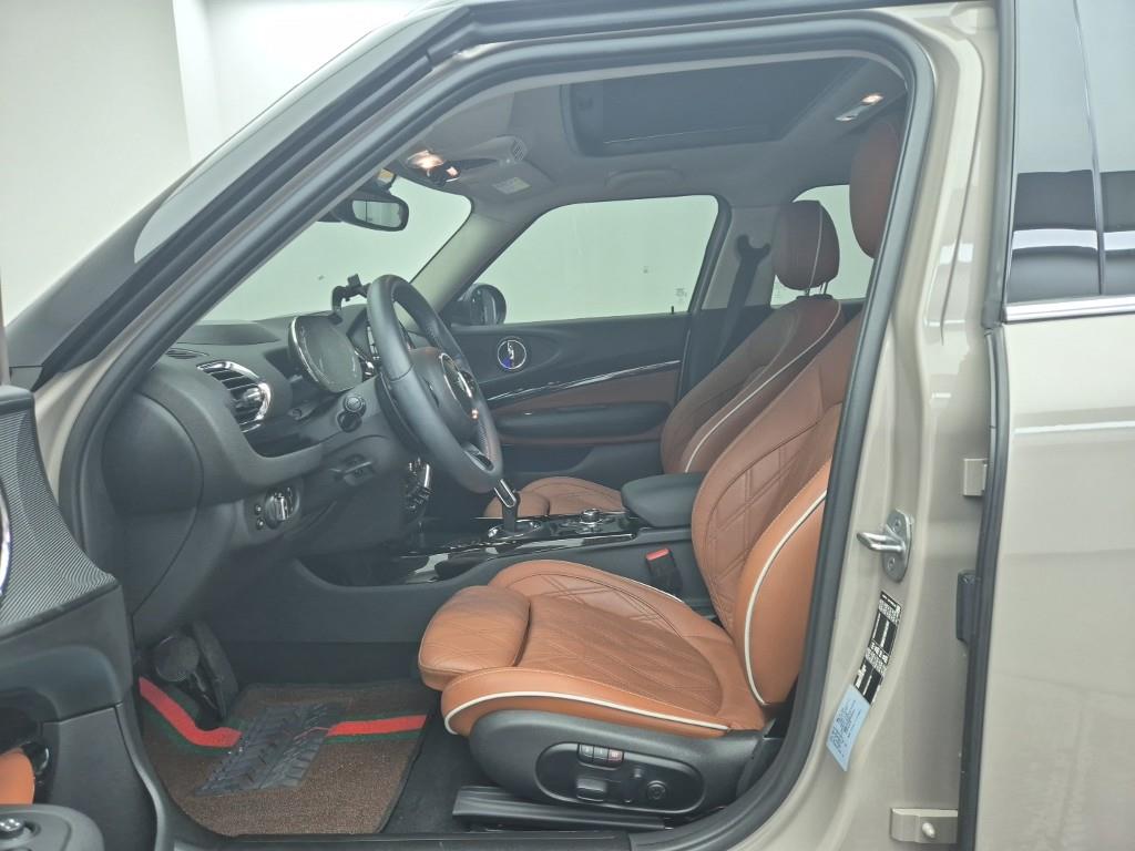 Mini Clubman - Vista 11