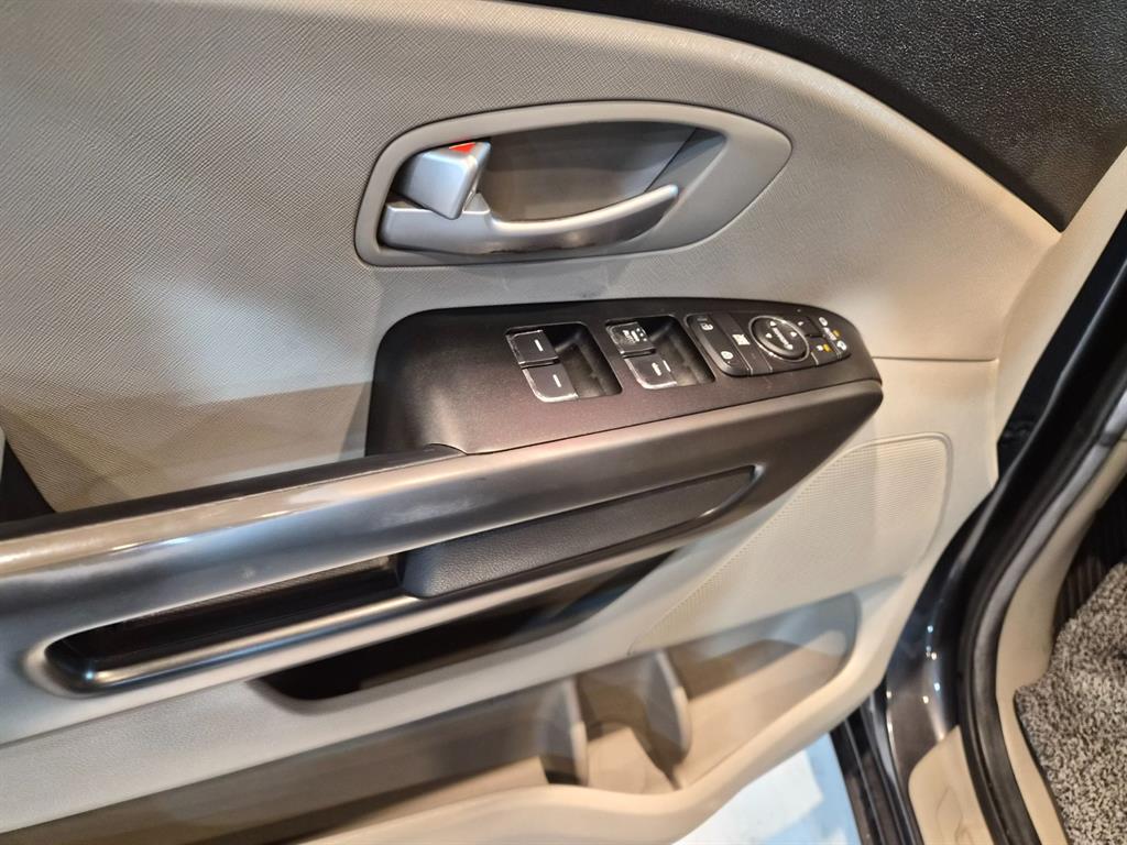 KIA Carnival - Vista 11