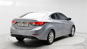 HYUNDAI Avante - Vista 6