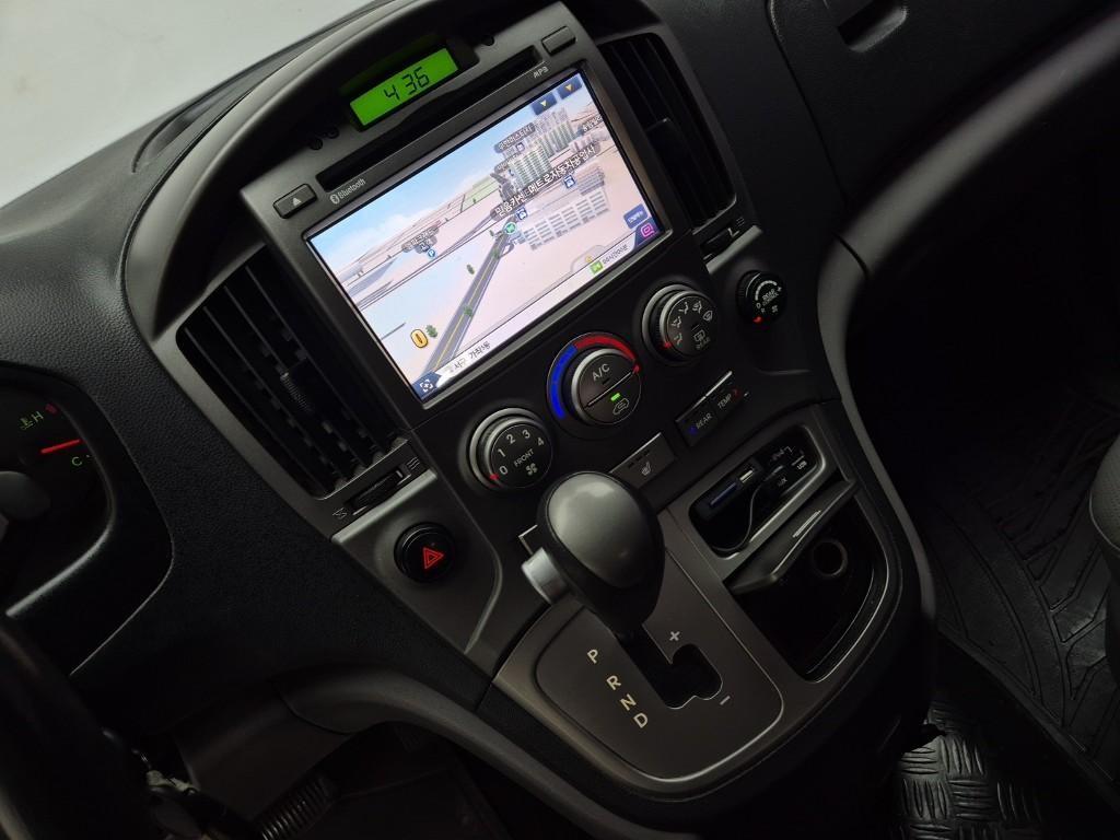 HYUNDAI Starex - Vista 9