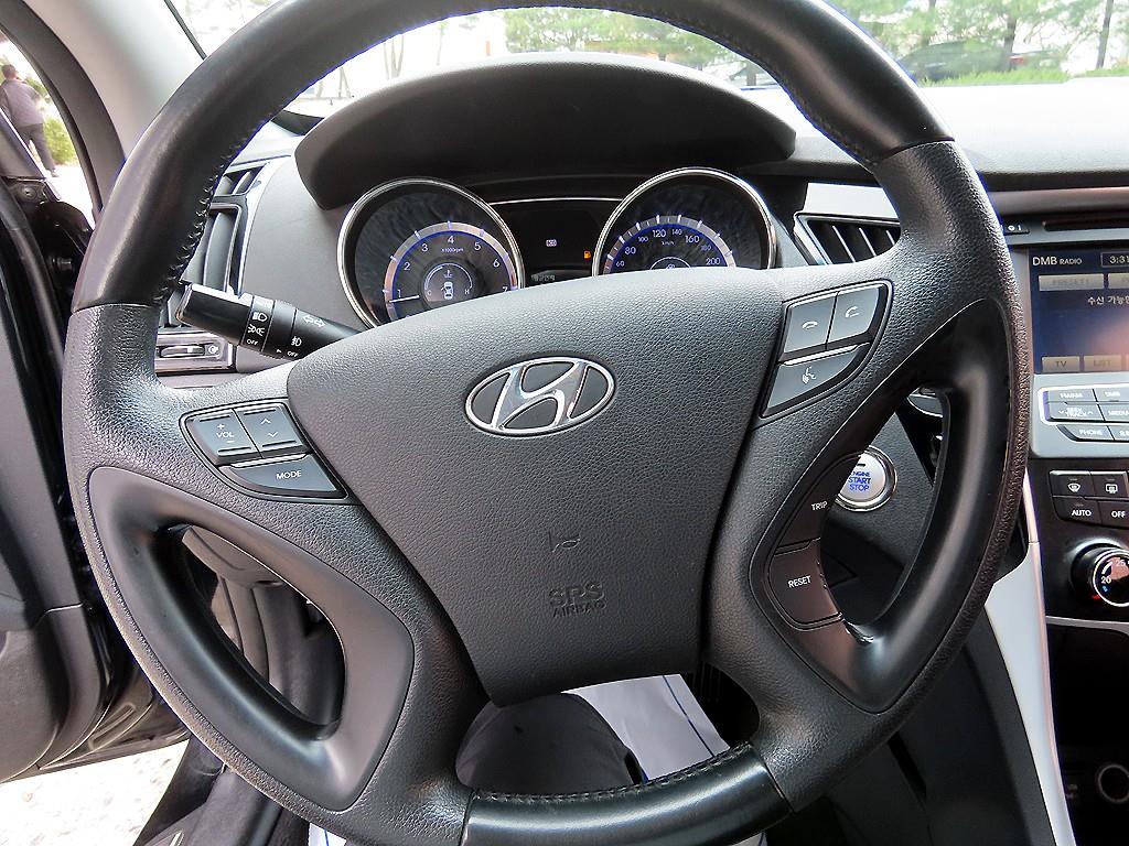HYUNDAI Sonata - Vista 8