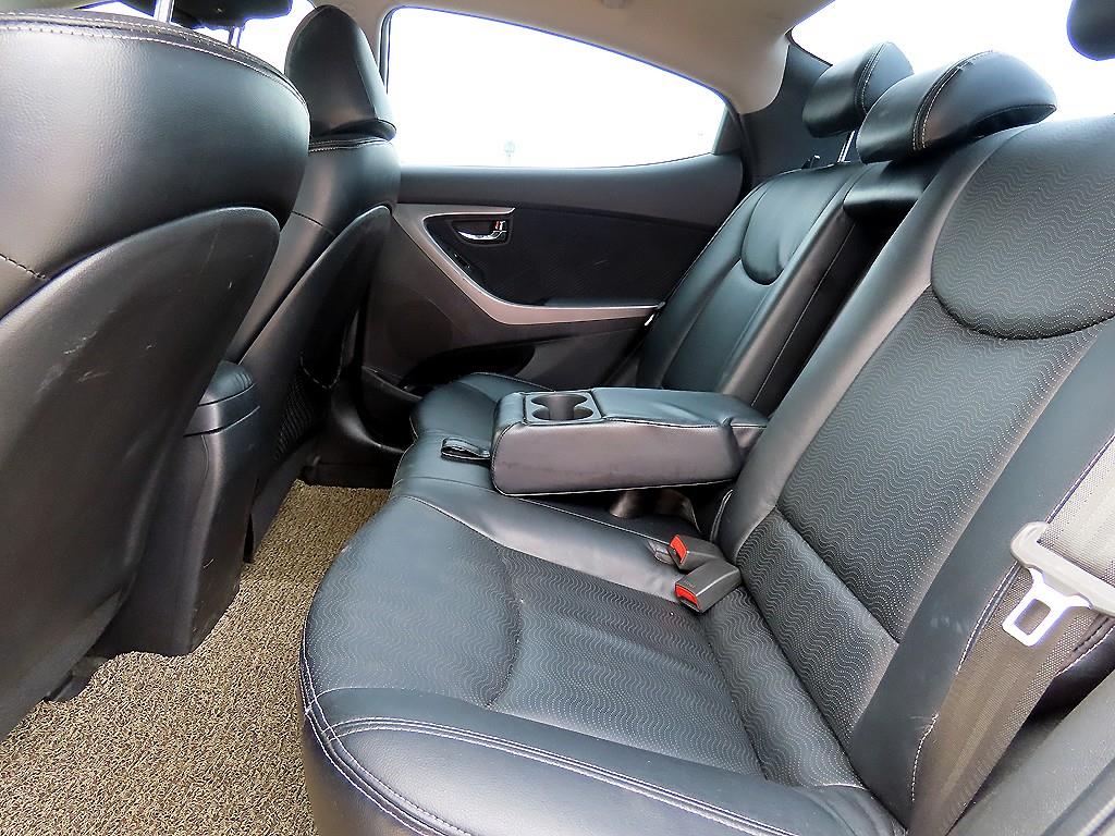 HYUNDAI Avante - Vista 6