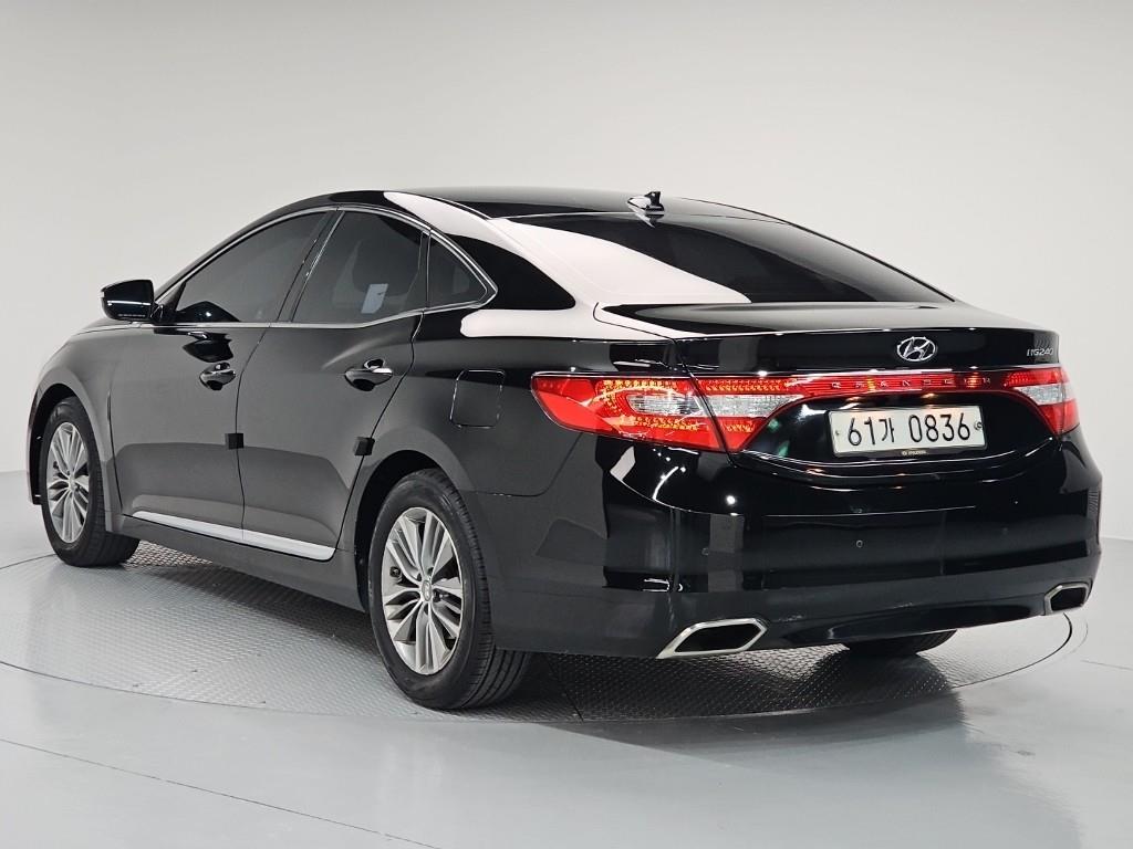 HYUNDAI Grandeur - Vista 4