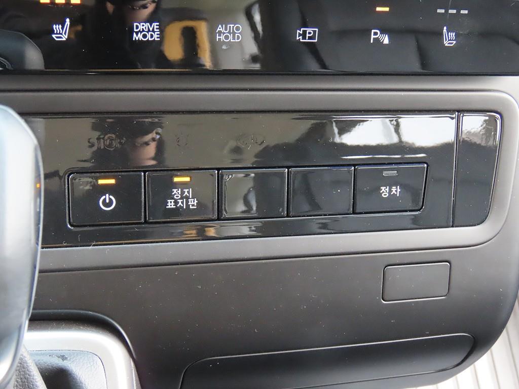 HYUNDAI Staria - Vista 10