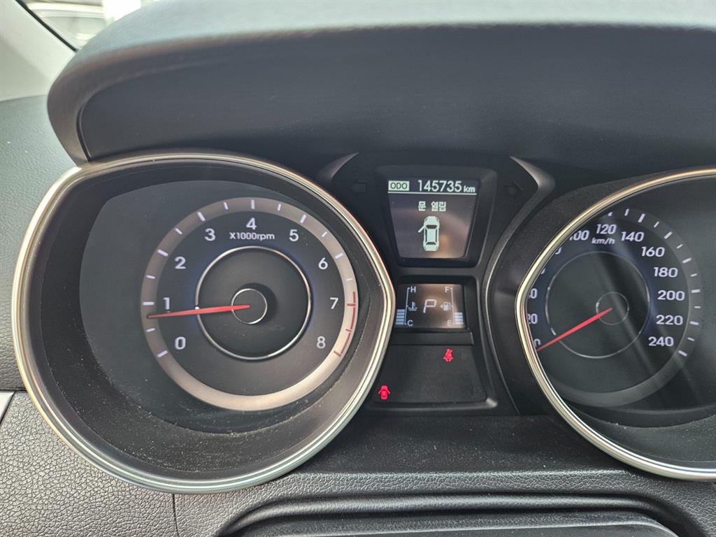 HYUNDAI Avante - Vista 6