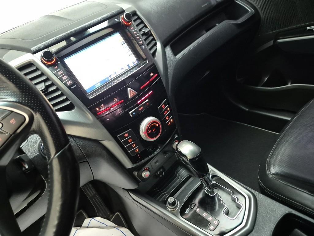 Ssangyong Tivoli 2018 Blanco - Importación desde Corea - HF Imports Iquique - Foto 15