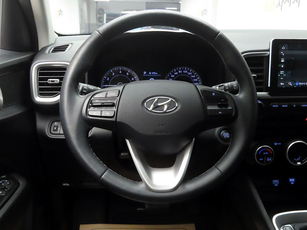 HYUNDAI Venue - Vista 8
