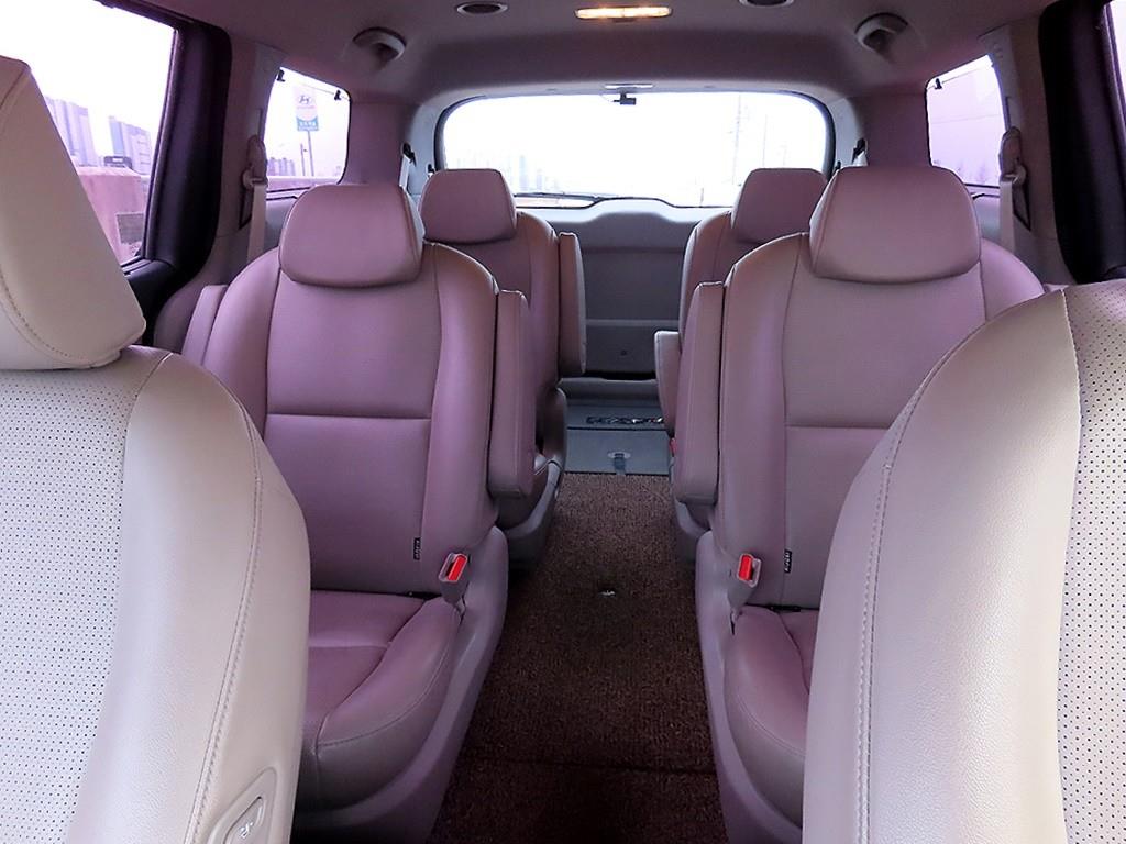 KIA Carnival - Vista 7