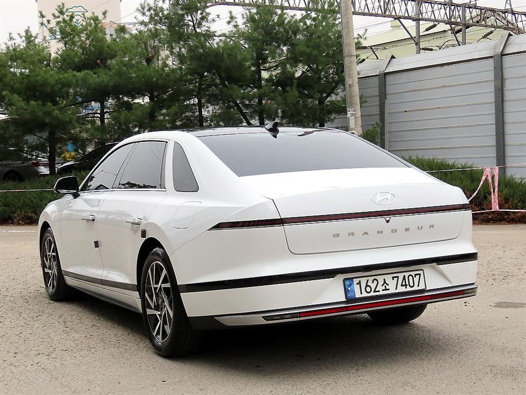 HYUNDAI Grandeur - Vista 3