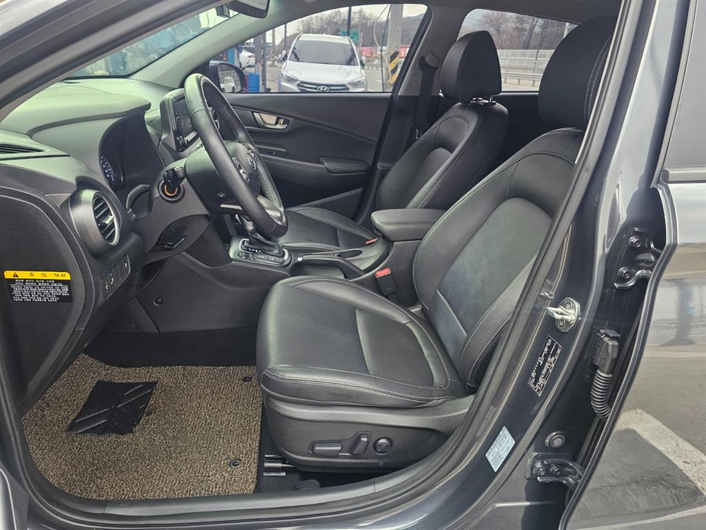 HYUNDAI Kona - Vista 12