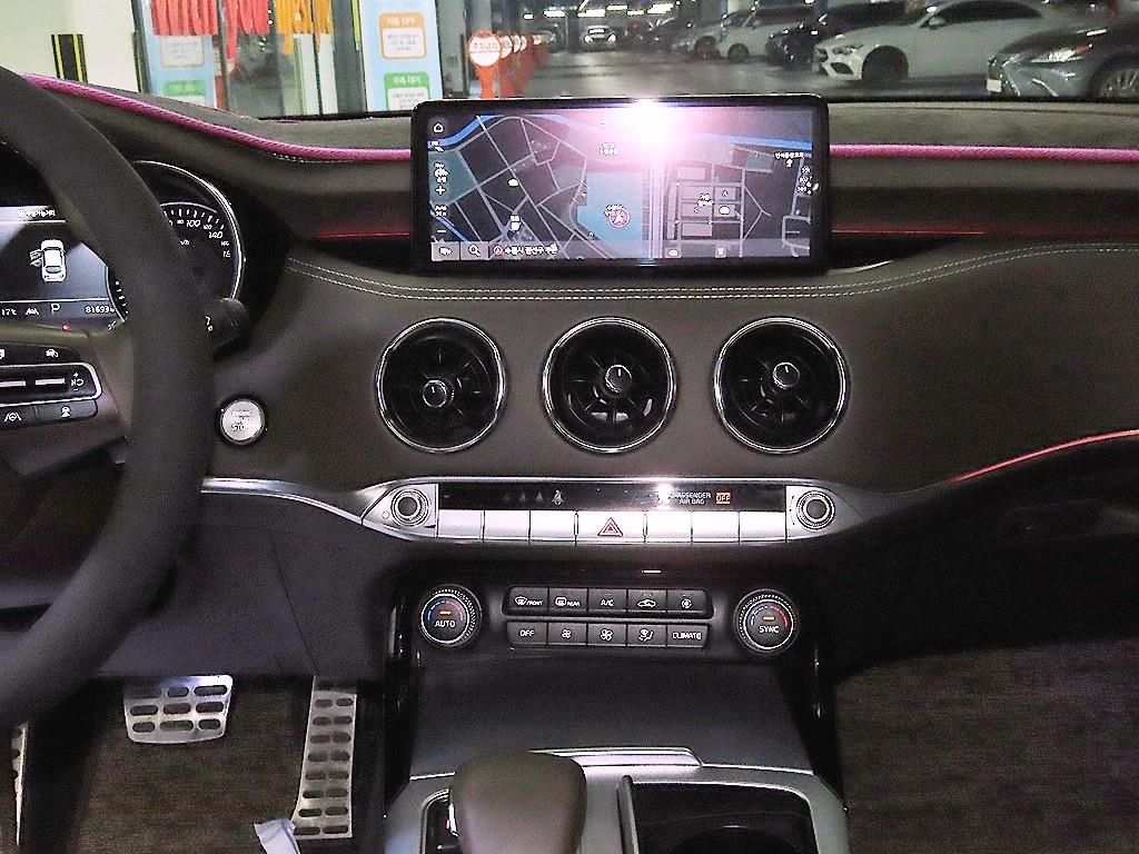 KIA Stinger - Vista 11