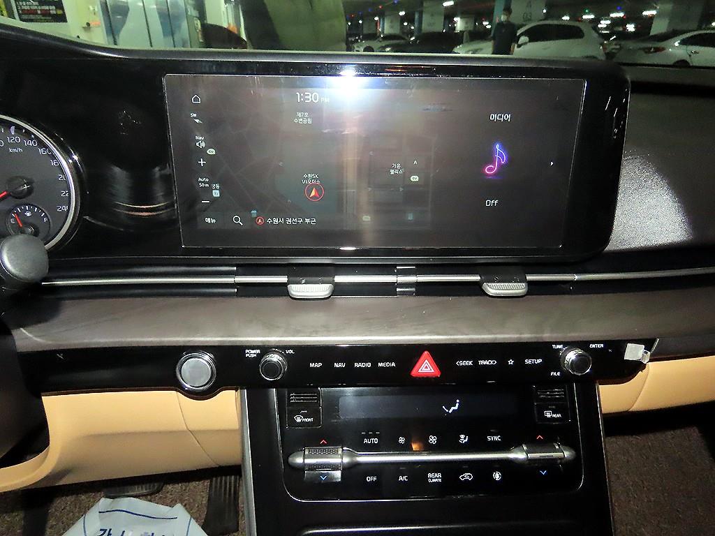 KIA Carnival - Vista 11