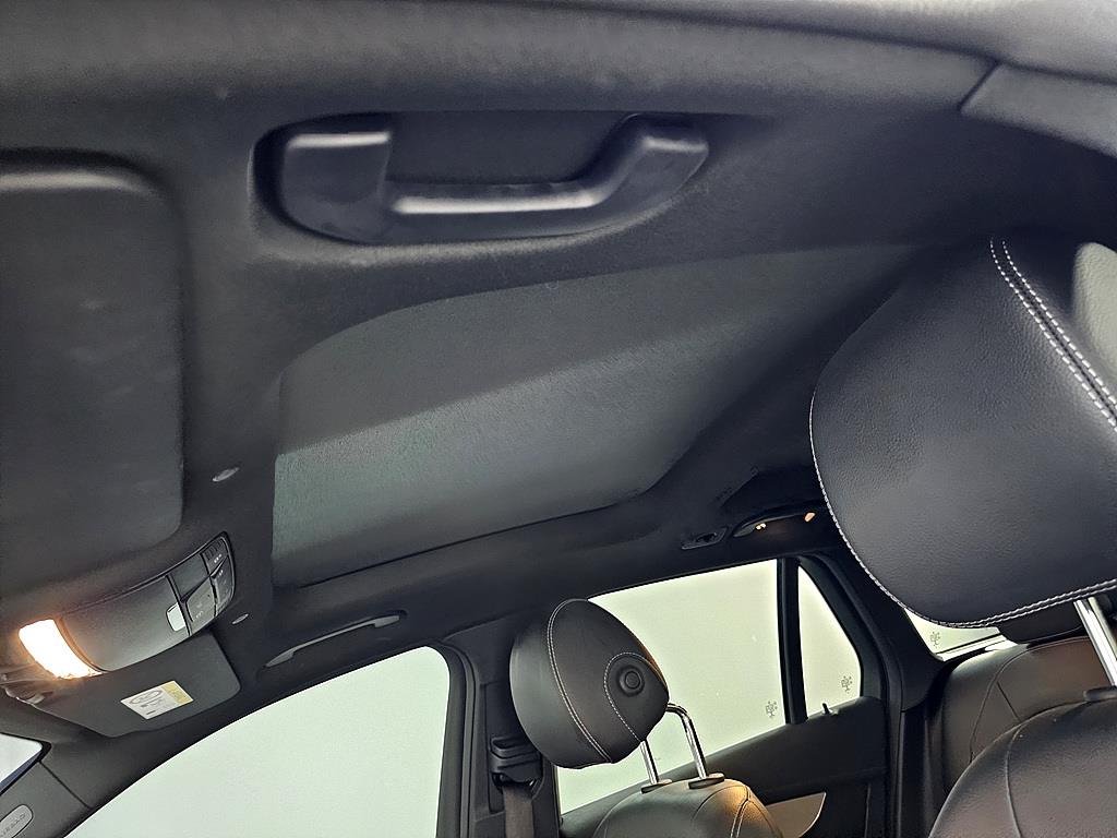 Mercedes Benz GLC Class - Vista 12