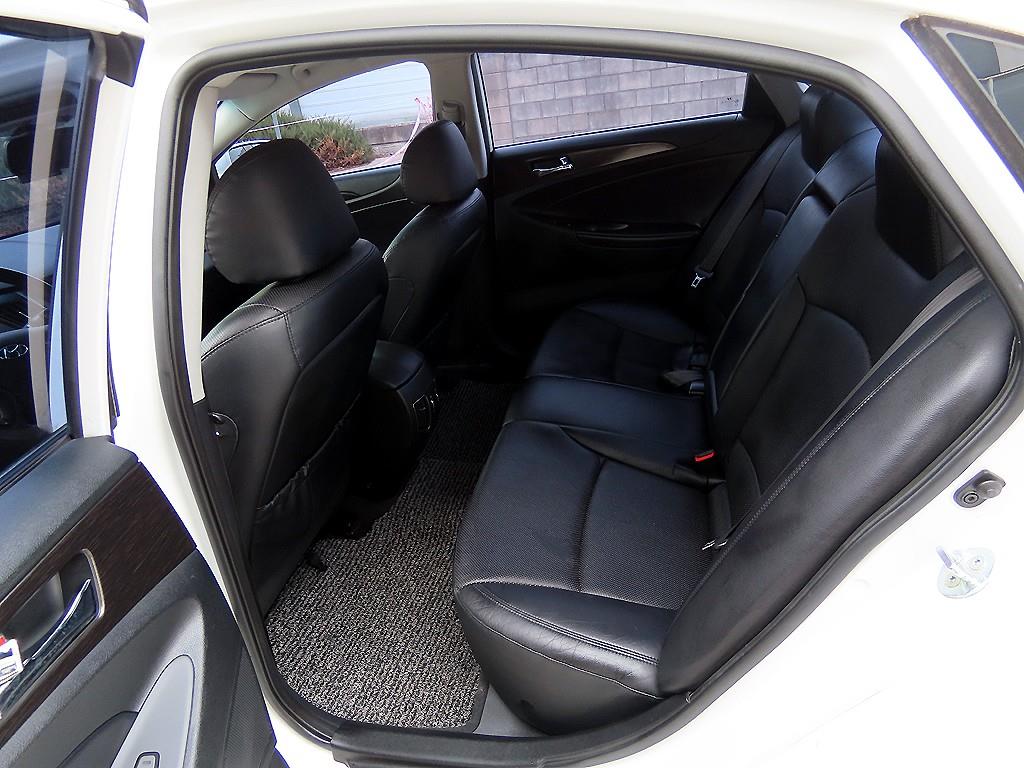 HYUNDAI Sonata - Vista 6