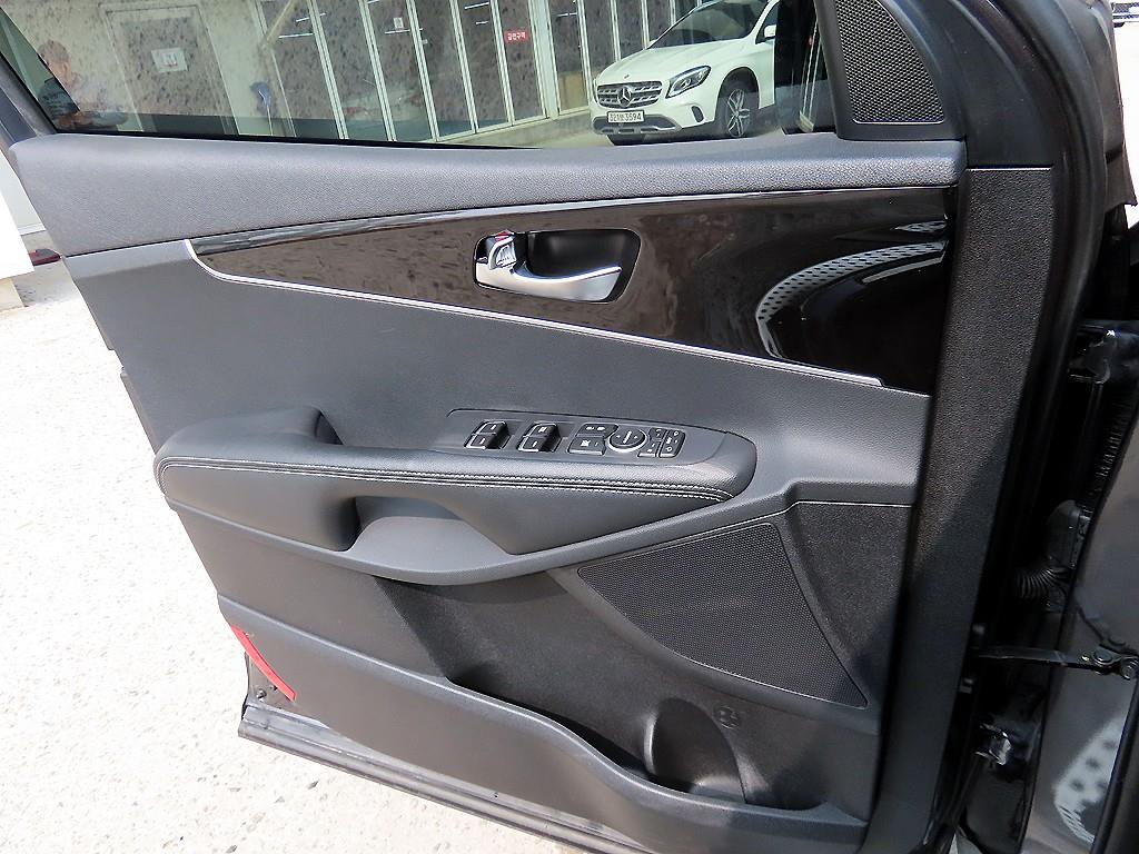 KIA Sorento - Vista 12