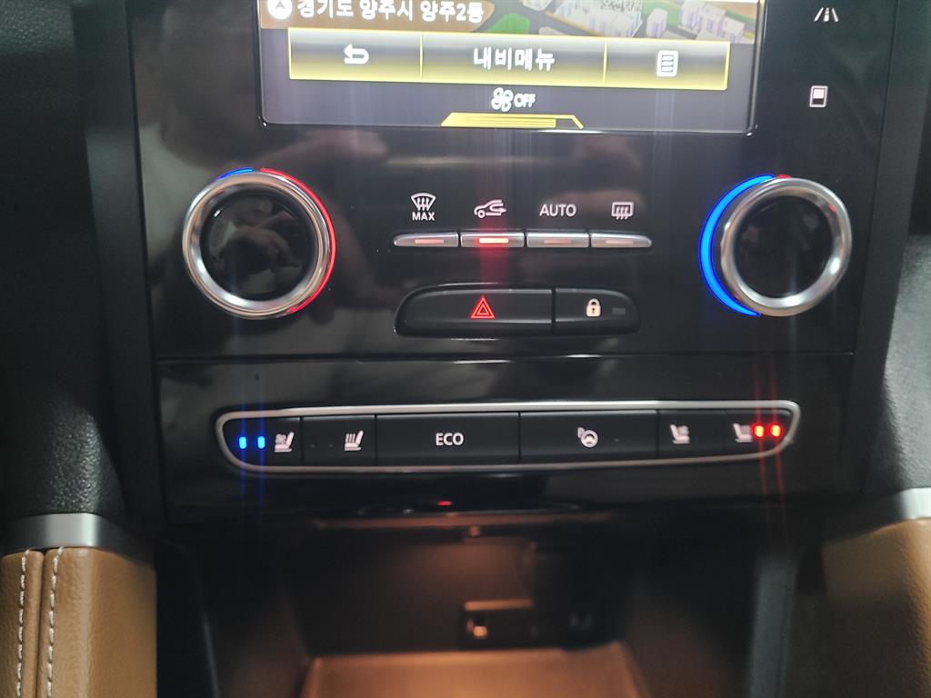 SAMSUNG QM6 - Vista 10