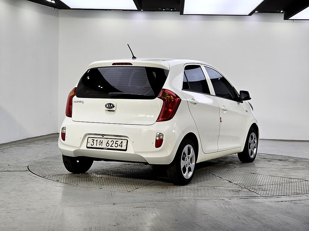 KIA Morning - Vista 4