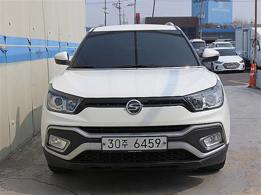 Ssangyong Tivoli 2018 Blanco - Importación desde Corea - HF Imports Iquique - Foto 1