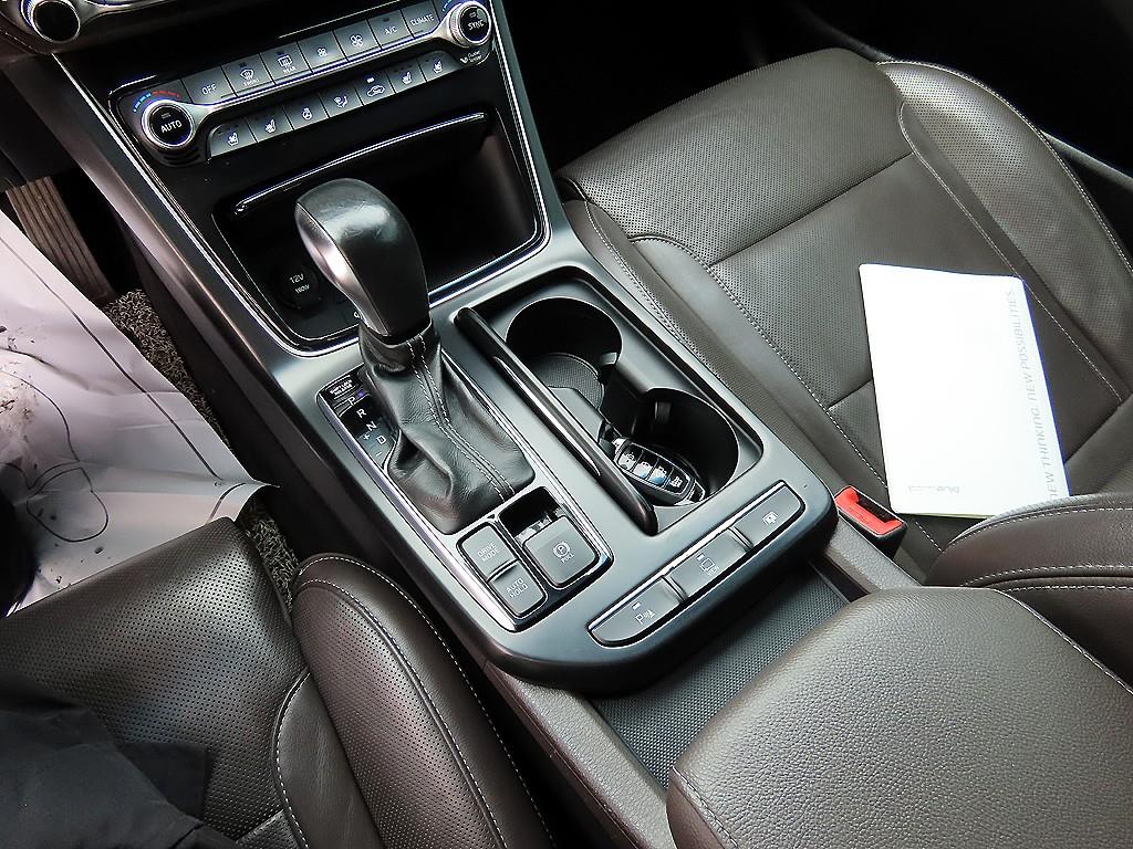 HYUNDAI Grandeur - Vista 11