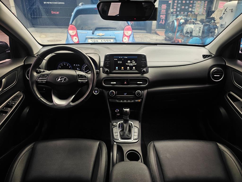 HYUNDAI Kona - Vista 10