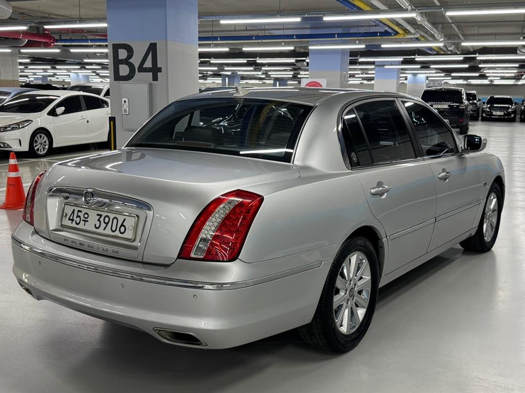 KIA Opirus - Vista 2