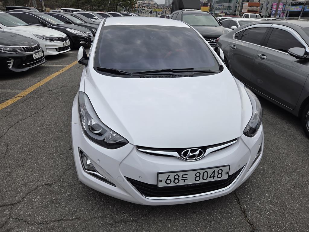 HYUNDAI Avante - Vista 2