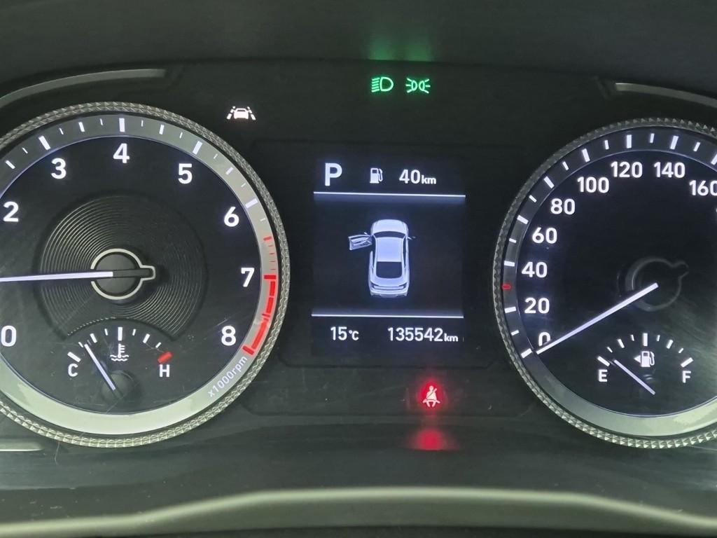 HYUNDAI Sonata - Vista 5