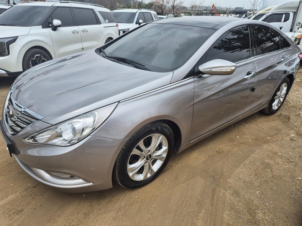 HYUNDAI Sonata - Vista 6