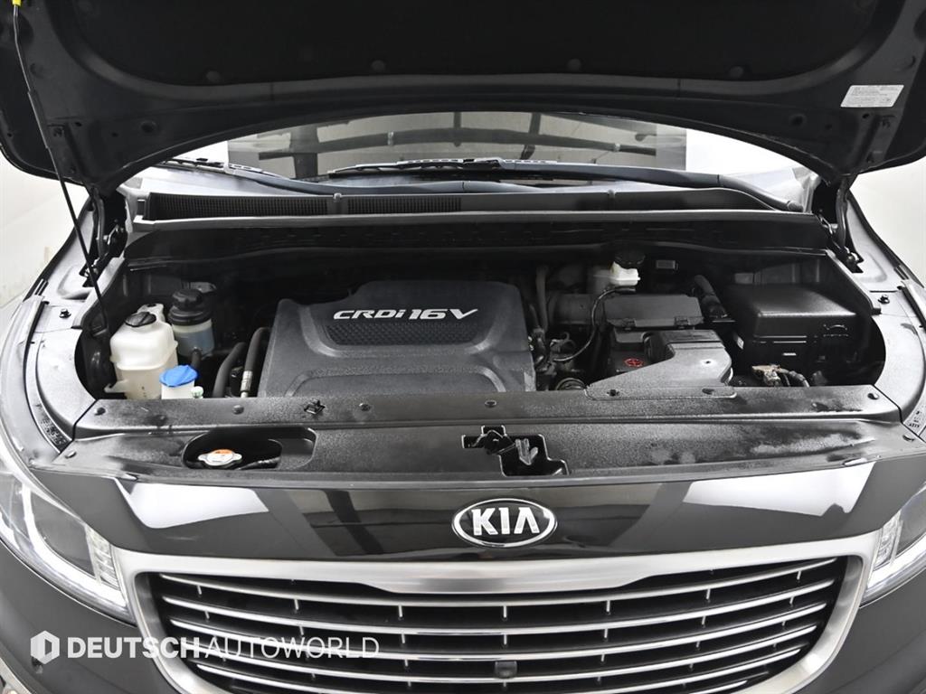 KIA Carnival - Vista 5