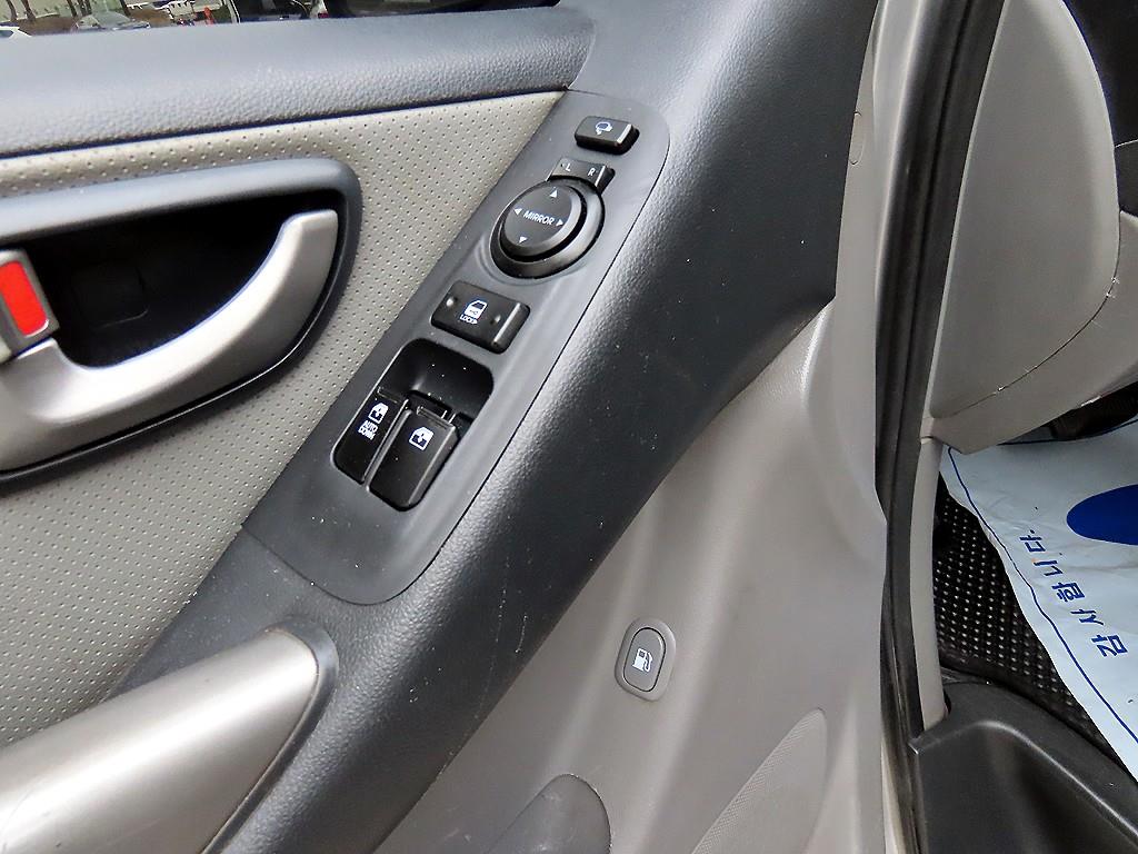 HYUNDAI Starex - Vista 12