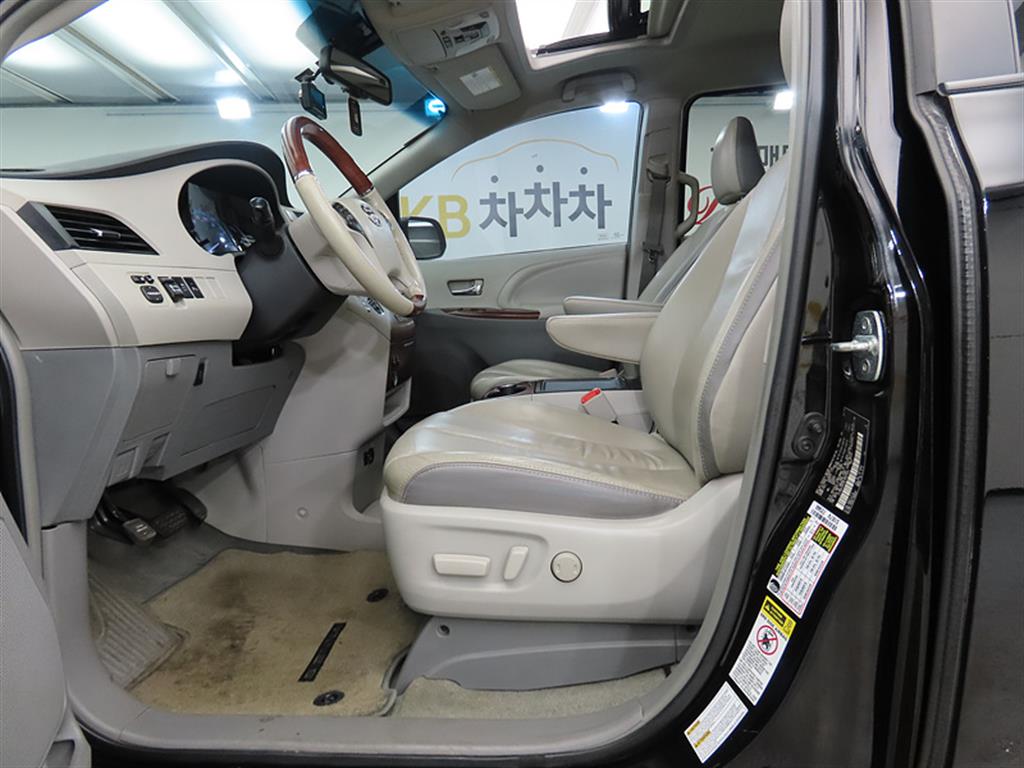 Toyota Siena - Vista 5