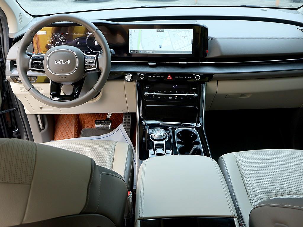 KIA Carnival - Vista 9