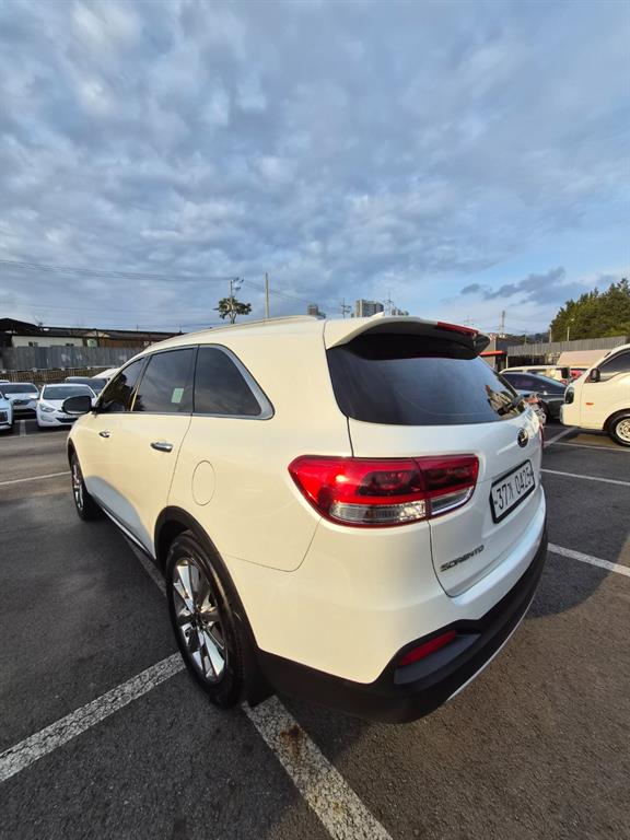 KIA Sorento - Vista 8