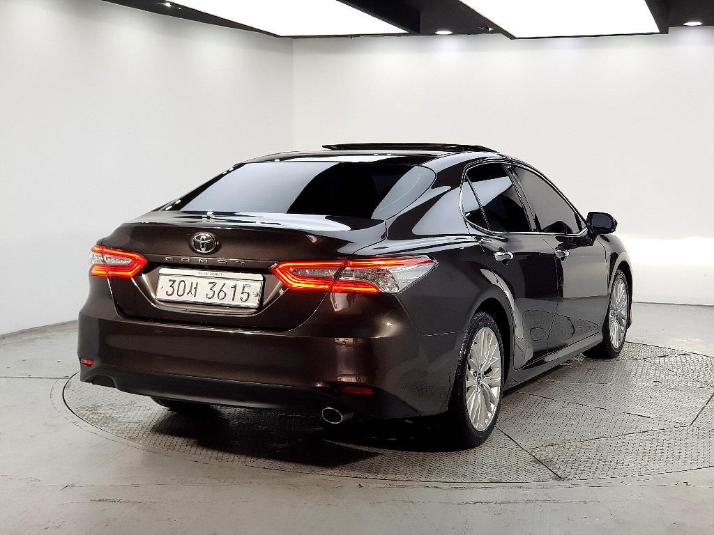 Toyota Camry - Vista 4