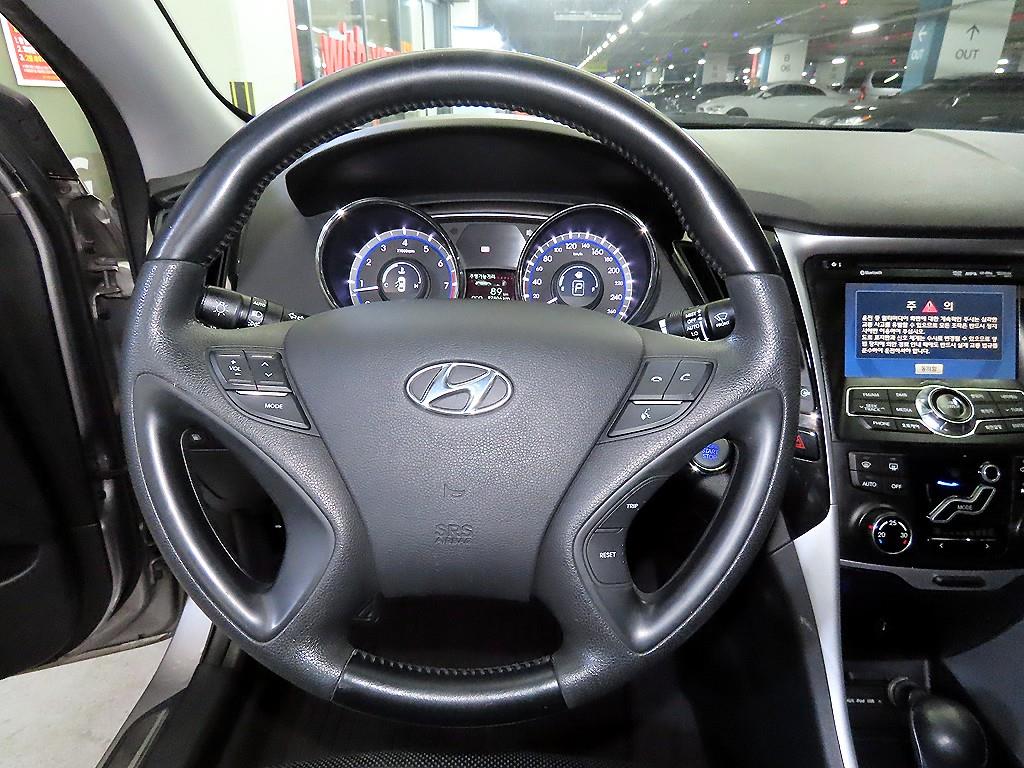 HYUNDAI Sonata - Vista 8