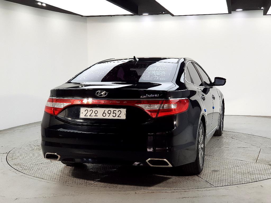 HYUNDAI Grandeur - Vista 3