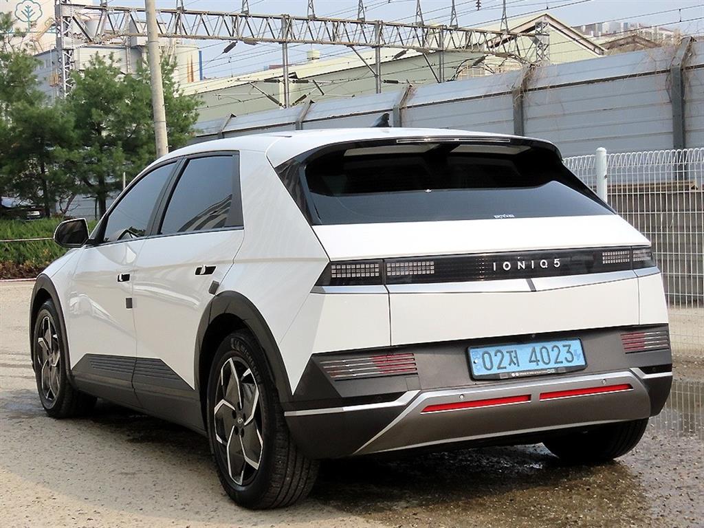 HYUNDAI Ioniq 5 - Vista 3