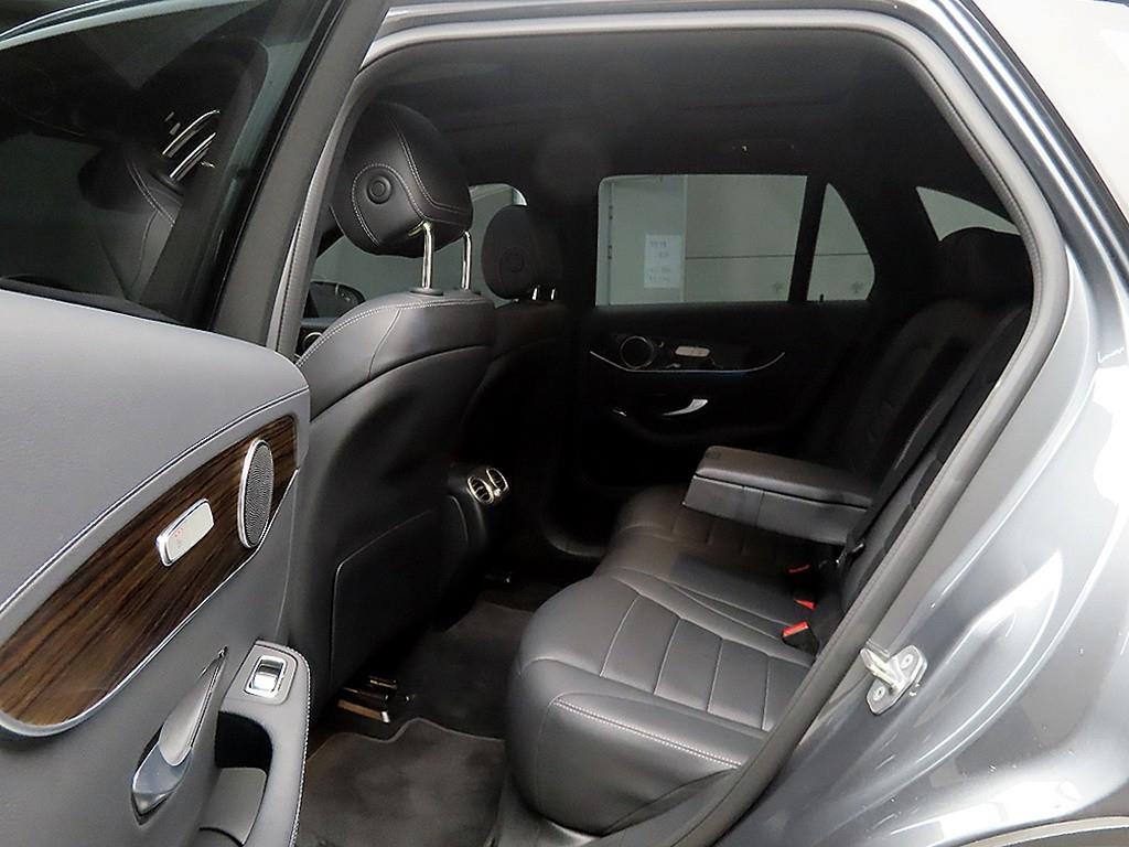 Mercedes Benz GLC Class - Vista 6