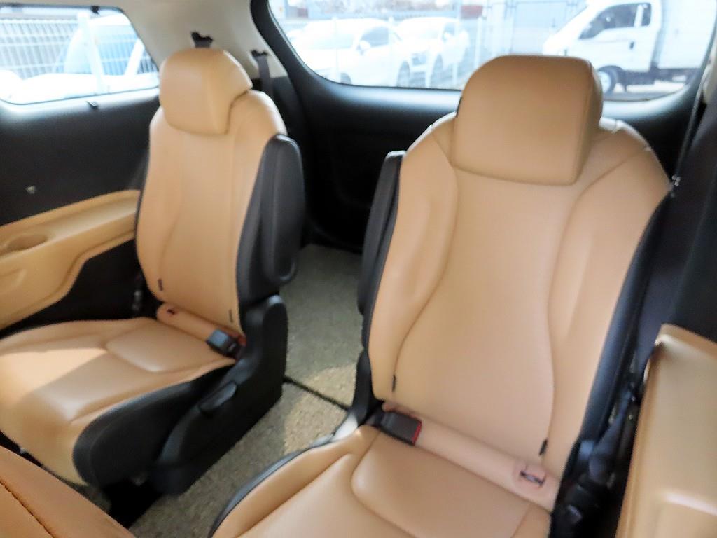 KIA Carnival - Vista 7