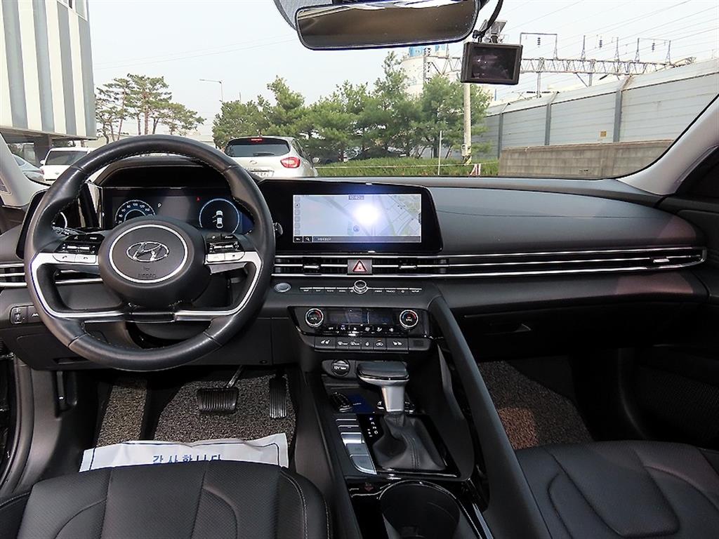 HYUNDAI Avante - Vista 7