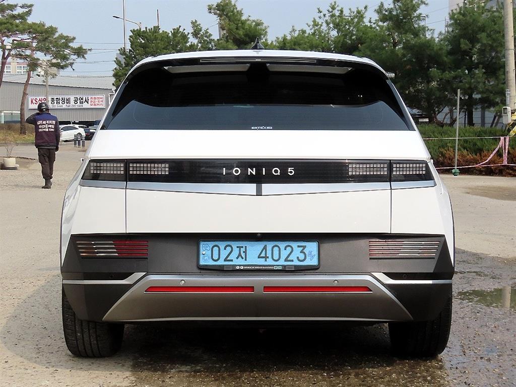 HYUNDAI Ioniq 5 - Vista 4