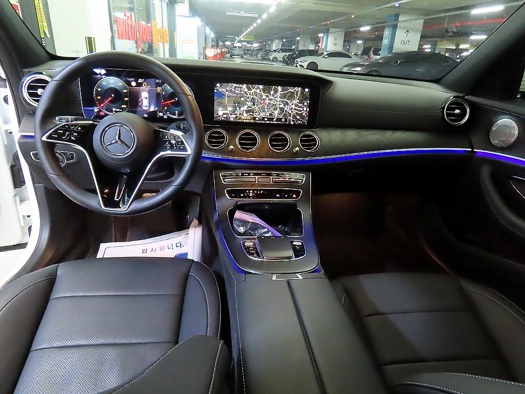 Mercedes Benz E class - Vista 10