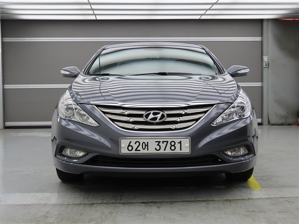 HYUNDAI Sonata - Vista 2