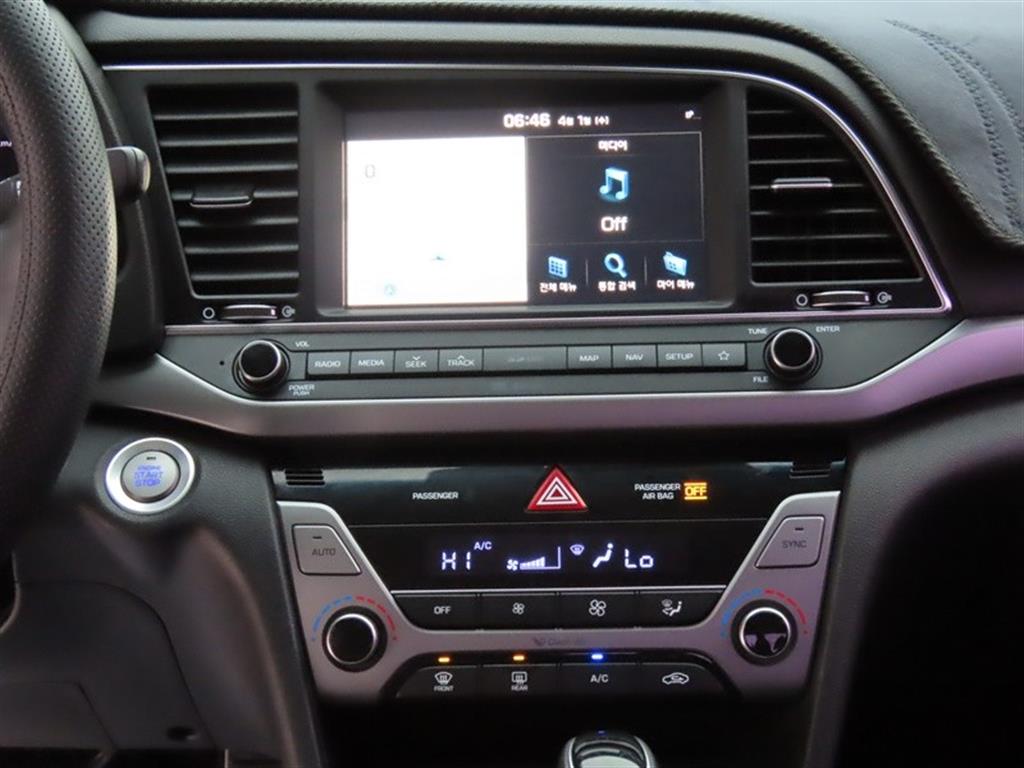 HYUNDAI Avante 2018 Blanco - Importación desde Corea - HF Imports Iquique - Foto 10