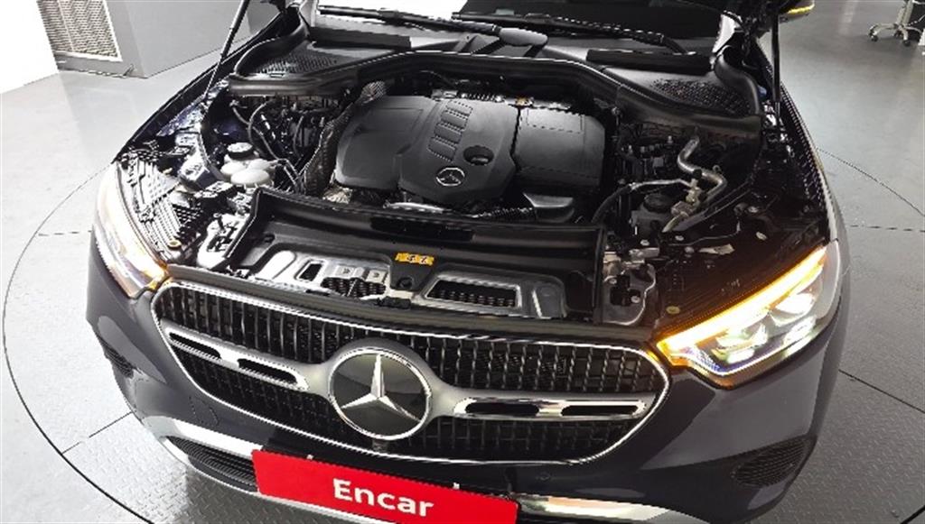 Mercedes Benz GLC Class - Vista 6