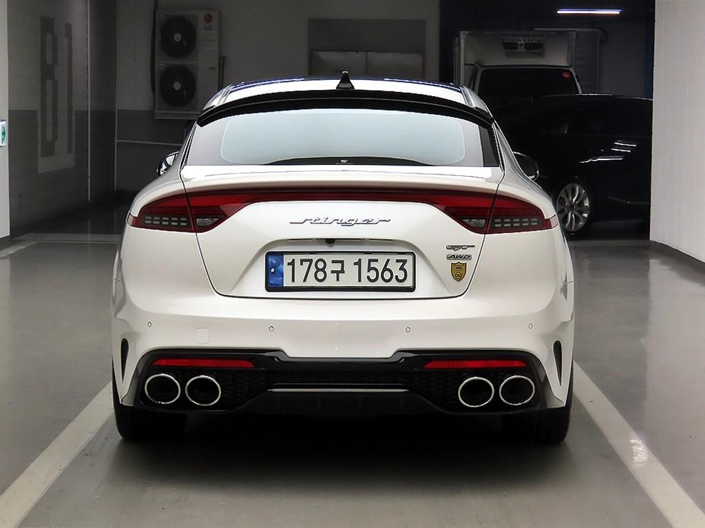 KIA Stinger - Vista 3