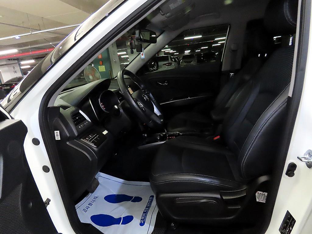 Ssangyong Tivoli - Vista 6